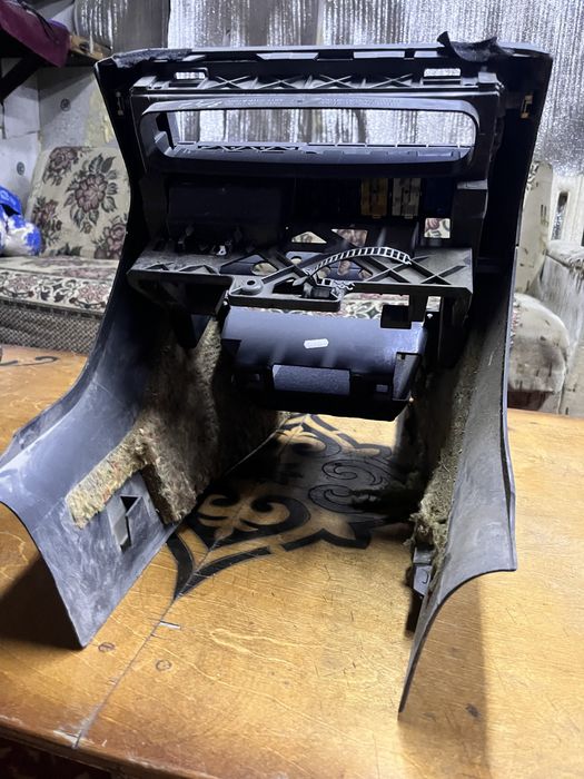 Продам середину бороду Ауди 100 с4