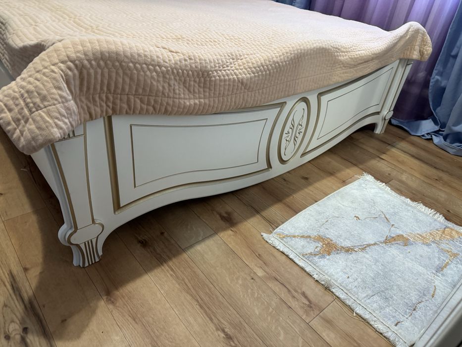 Продам спальный гарнитур