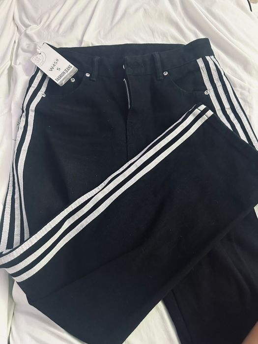 Джинсы с лампасами