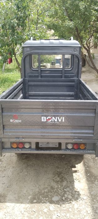 Skuter kabinali moped