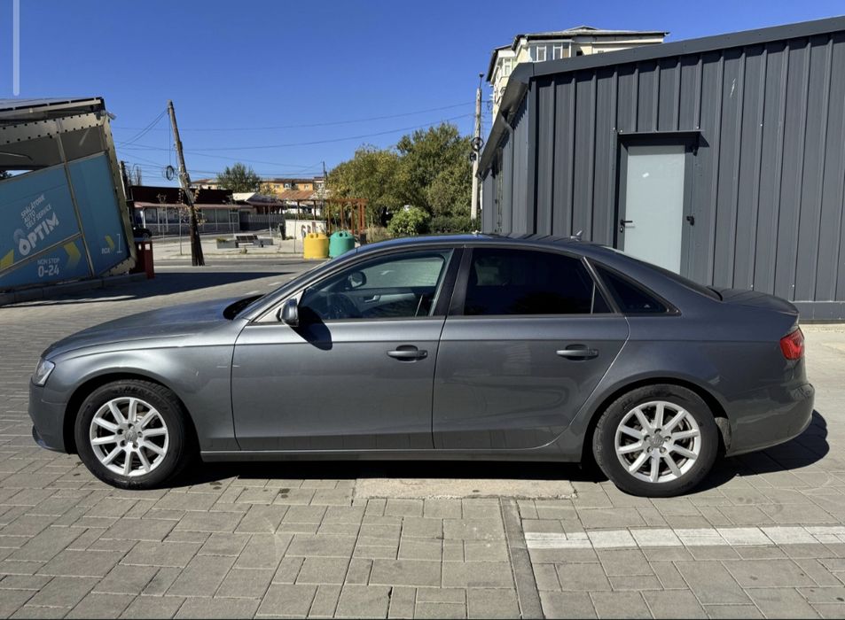 AUDI A4 2010 — imagine 5