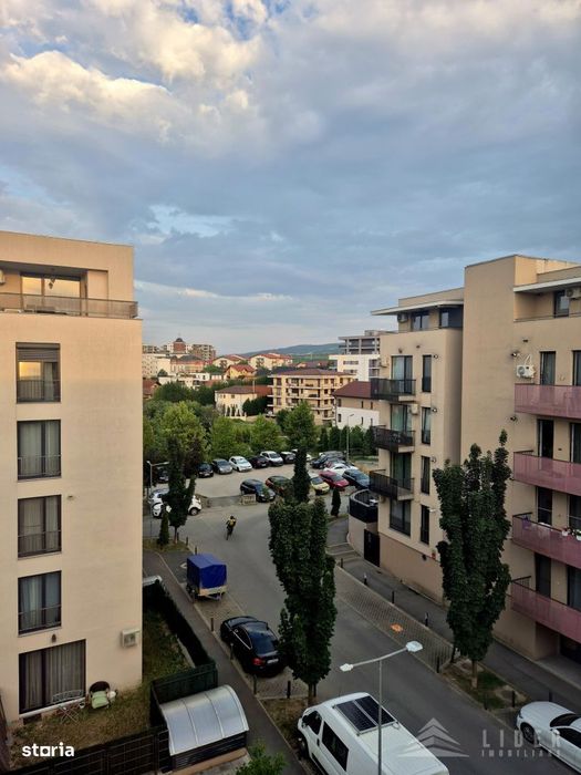 Apartament 3 camere de vanzare, spatios, parcare subterana, Zorilor Cl