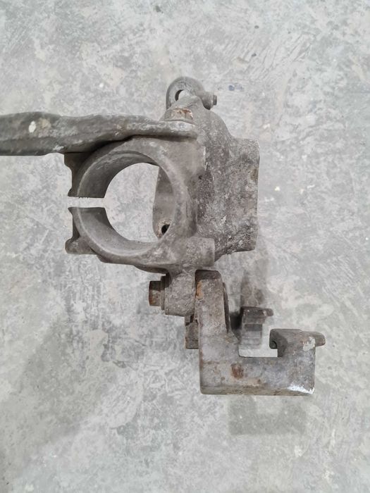 Etrier fata BMW E60 520D - 150 lei , Fuzeta fața dreapta - 100