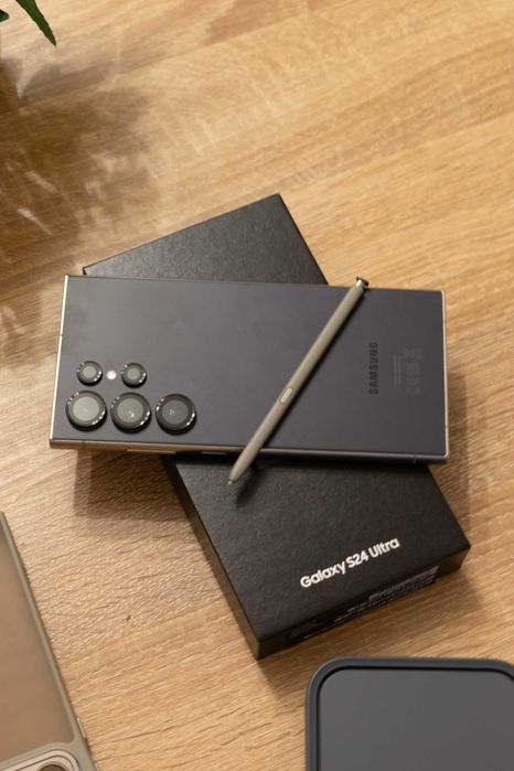 Samsung Galaxy S24 Ultra 512GB *Неразличим от нов*