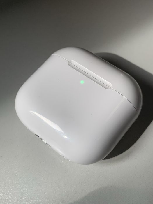 Apple AirPods 4 ANC