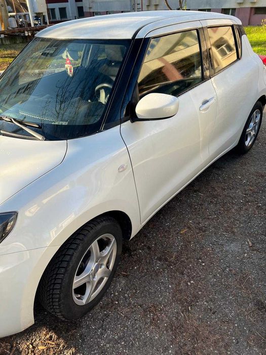 Vand Suzuki Swift Passion 1.2 hibrid 2WD, an 2022, 55000 Km -12500euro