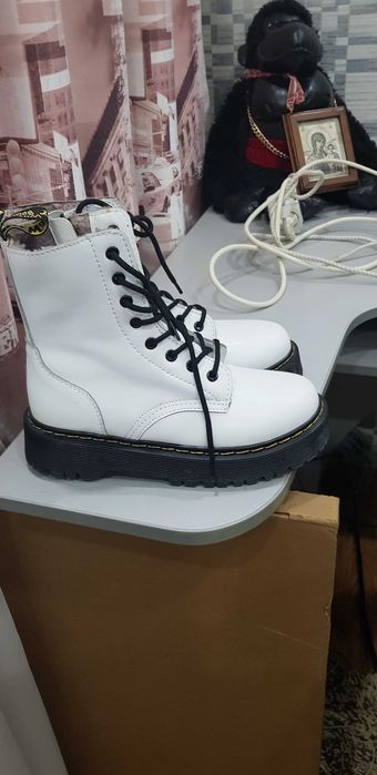 Продам женские ботинки 40 размер