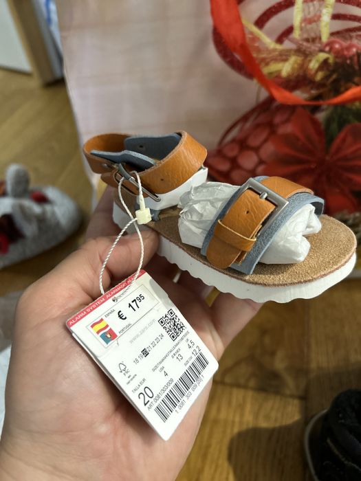 Sandale Zara Baby noi noute cu eticheta marimea 20