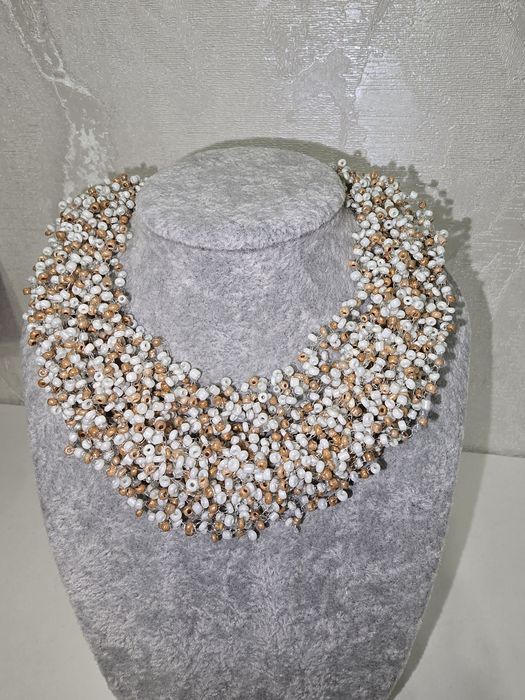 Воздушное колье из бисера