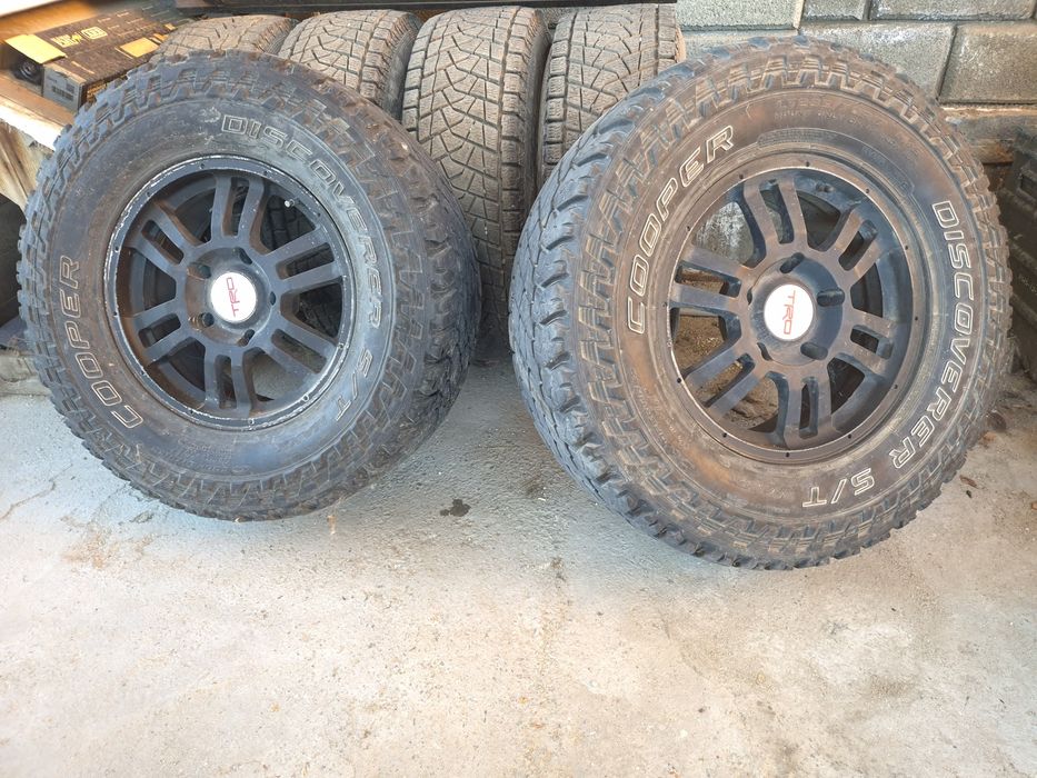 Продам две резины Cooper  с дисками размер 285х70х17