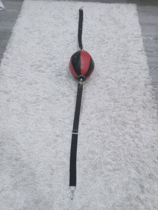 Продам  боксерскую грушу .