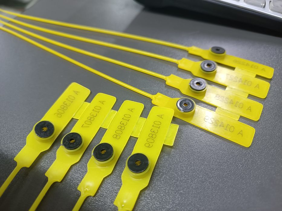 Пломбы пластиковые