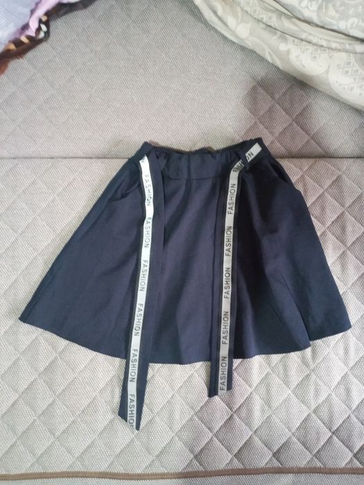 Продам синюю юбку для школы девочкам