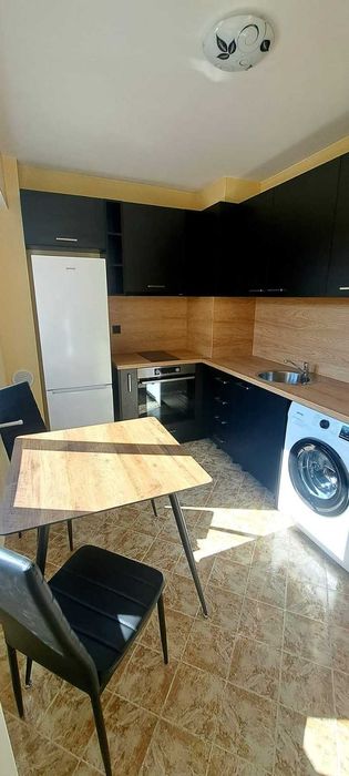 Дава се под наем Двустаен апартамент в Перник, Център - 65 кв.м за 382.5 € - Снимка #7