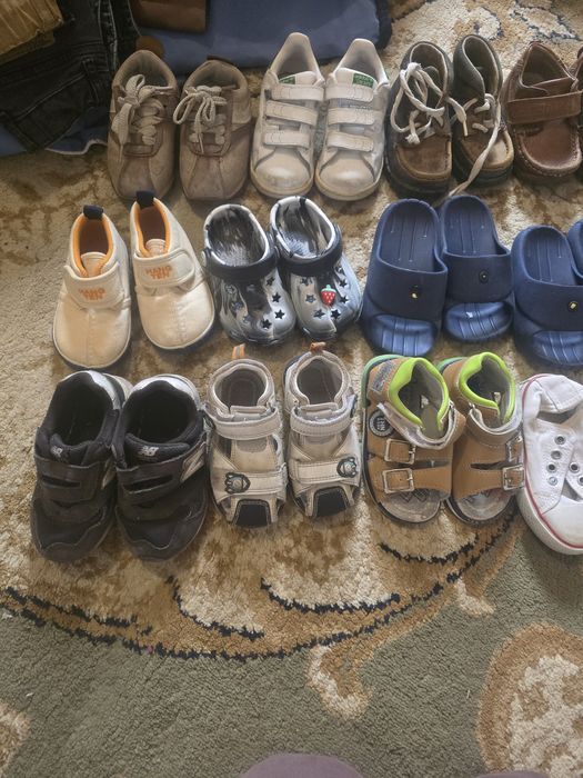 Продам детскую обувь