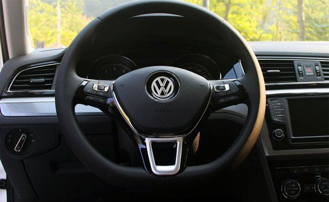 Ornament volan (spita jos) - Volkwagen Golf 7