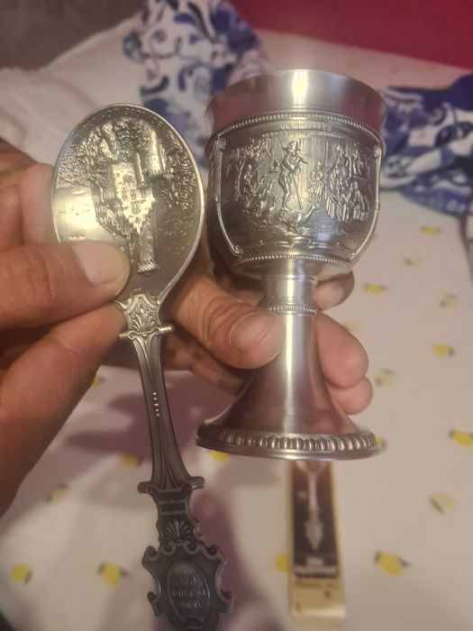 Antichitati banii și obiecte vechi