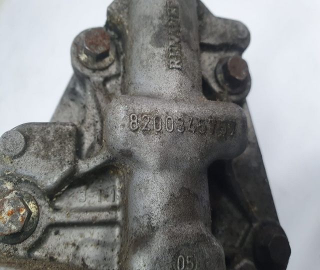 Pompa ulei 8200345757 2.0 DCI M9R615 Renault Koleos 1 seria