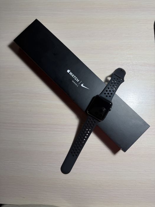 Apple Watch Series 3Nike+, 42 мм