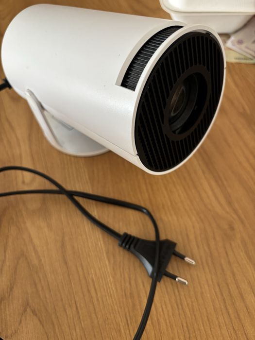 Videoproiector HY
