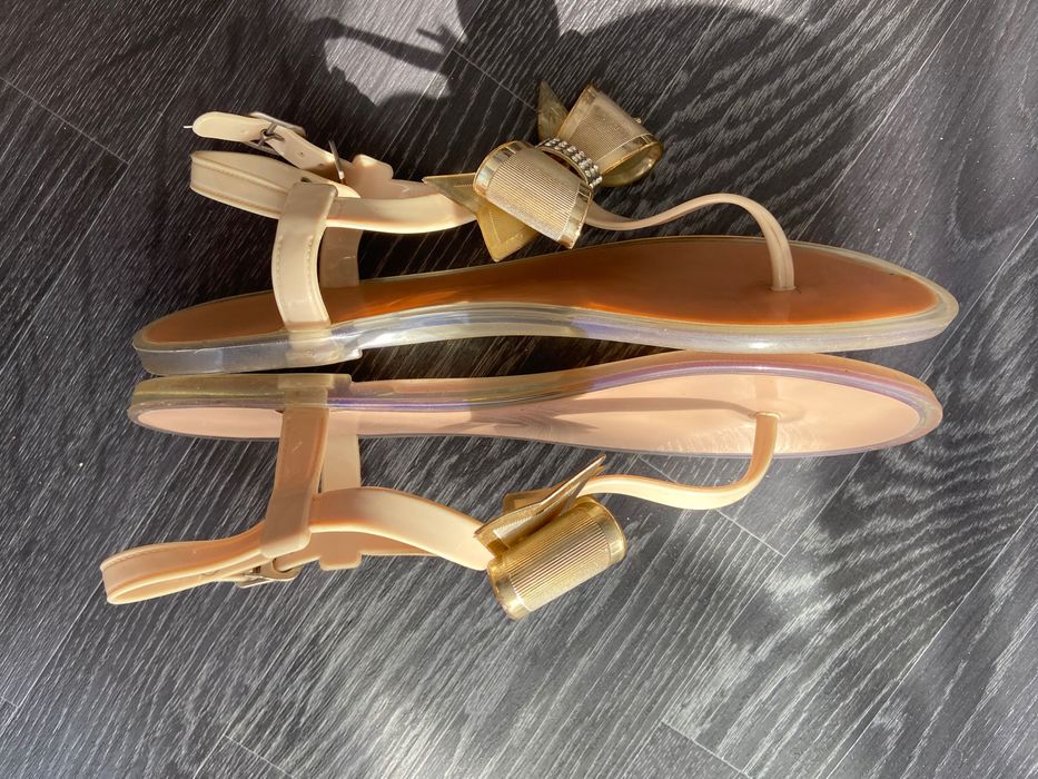 Дамски летни чехли