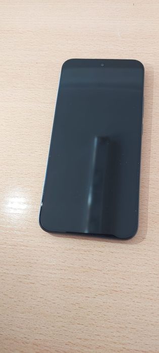 Продам телефон Realme 15т
