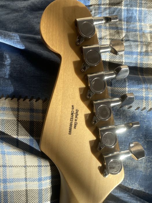 Продам Fender Электрогитару