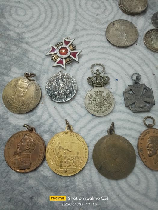 Vând monede bancnote