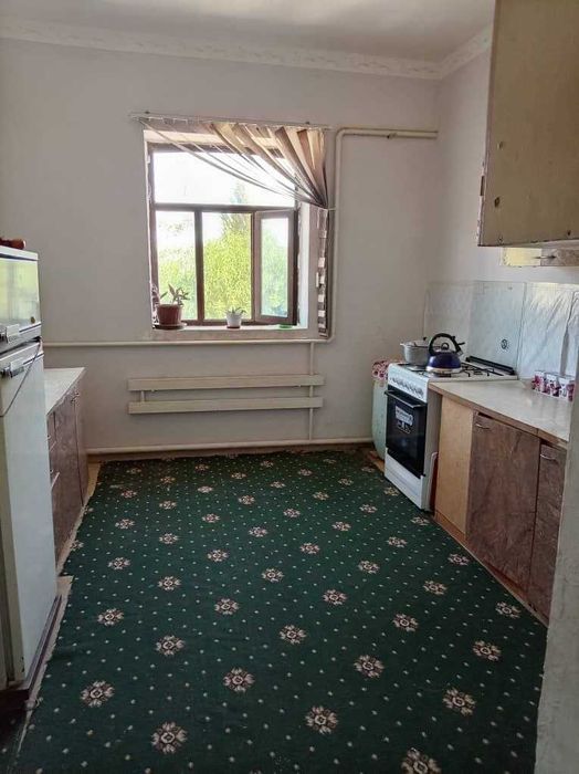 Уй сатылады (Саманбай, жолдын бойы)