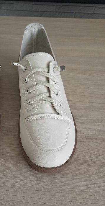 Лёгкие кроссовки!