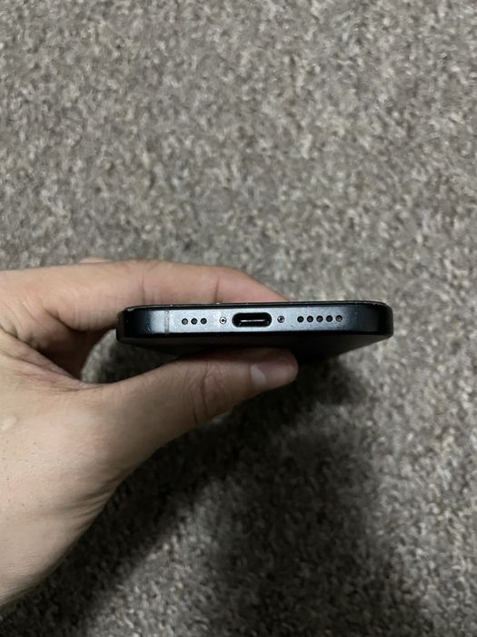 iphone 16 128 гб.  черный цвет