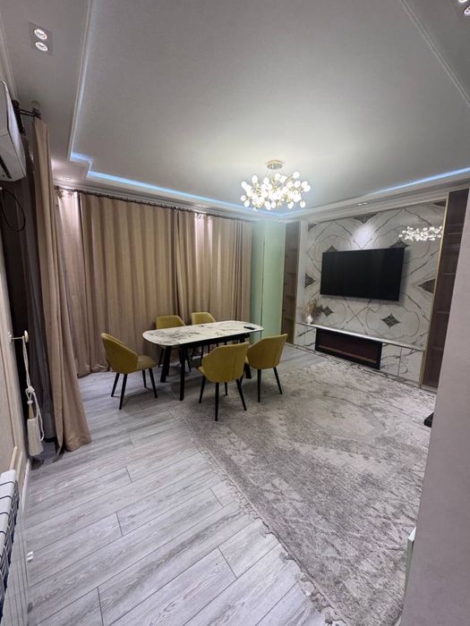 Zarafshon city срочно продается 2 ком квартира центр Piramit tower