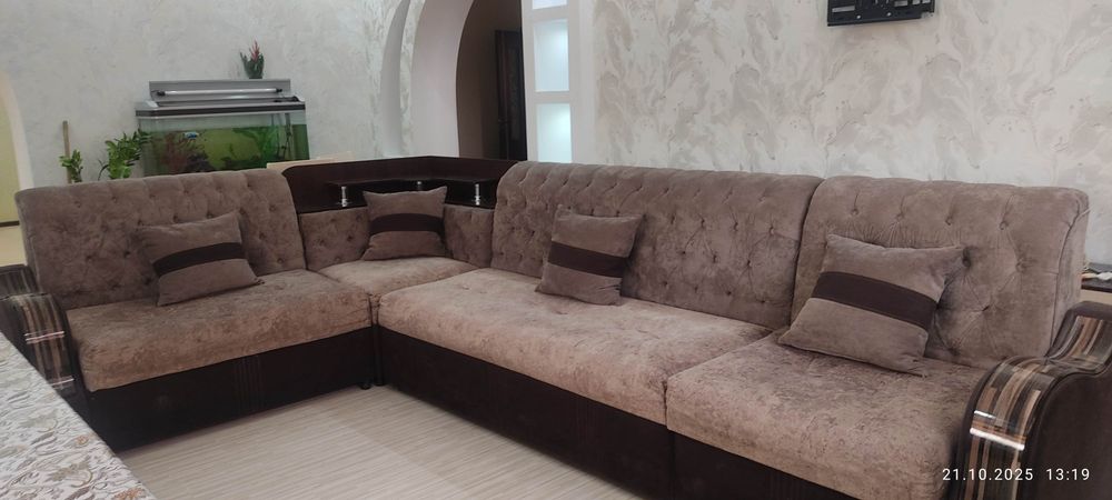 Продам диван гостной