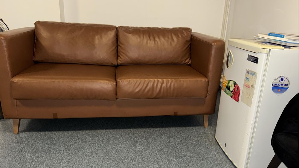 Продам диван почти новый