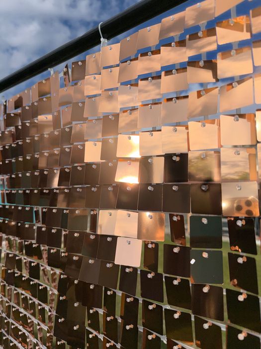 Стена от пайети под наем – фотозона /декорация за събития