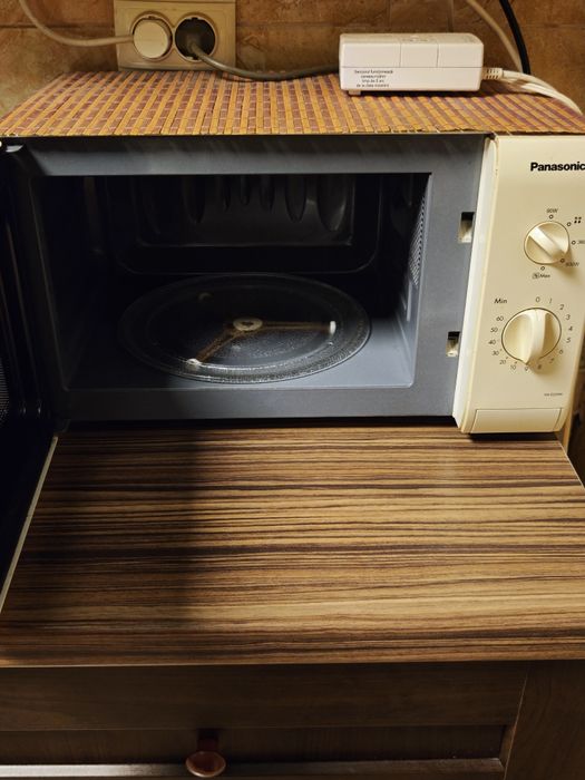 Cuptor cu microunde Panasonic