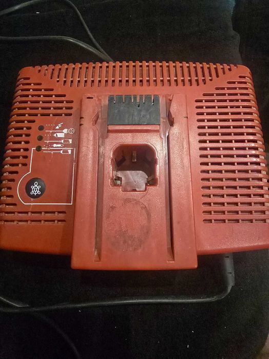 Зарядно за HILTI