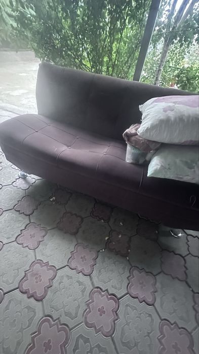 Диван и два кресло продам