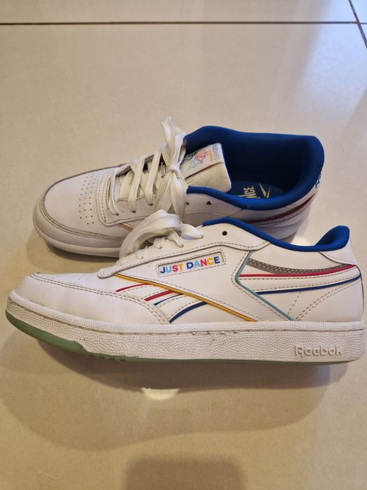 Vând adidasi  Reebok