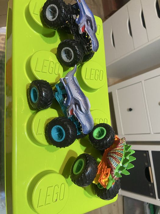 Monster trucks hot wheels