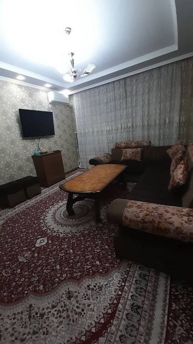 Turkiston metro oldida kvartira srochna