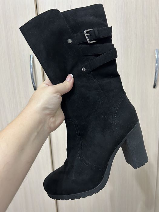 Продам Женские ботинки