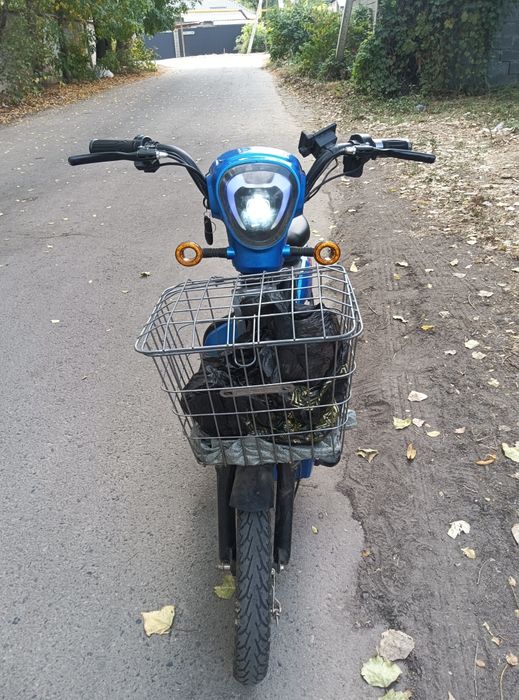 Эск8 продам скутер хороший состояние ездить отлично продам срочно нужн