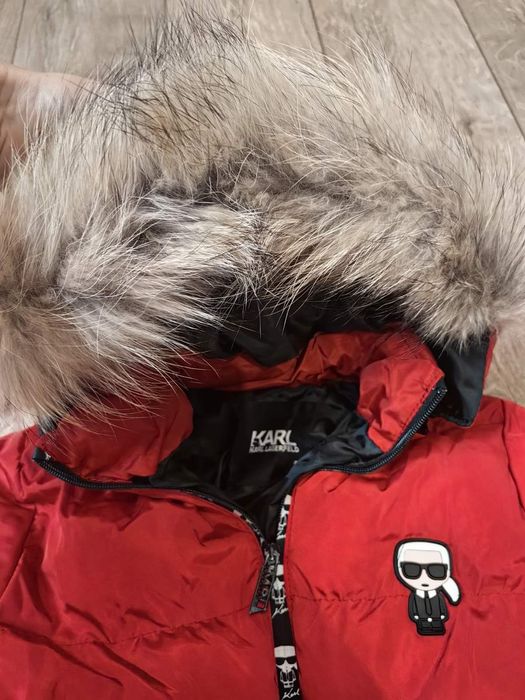 Детско яке с естествен пух, подходящо за момичета и момчета.