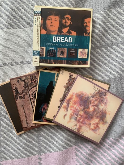 Музыка на CD компакт дисках.