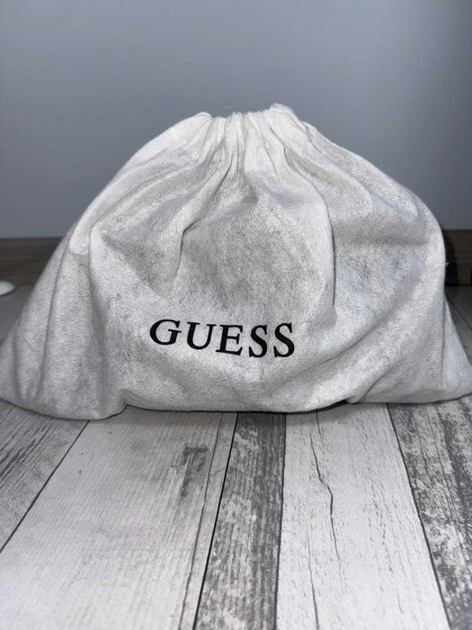 Чанта с прахова торбичка