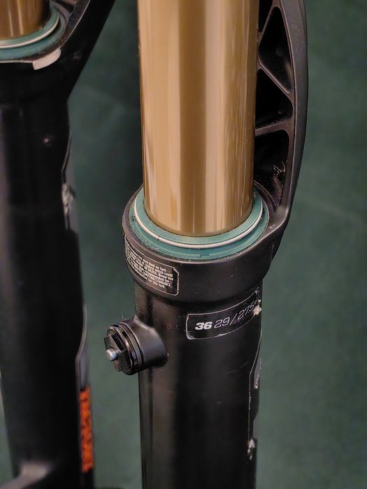 Pachet furca Fox 36 și dropper Fox Transfer Kashima