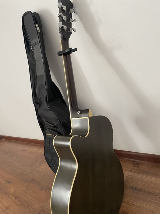 Продам Гитару Loquat 30к