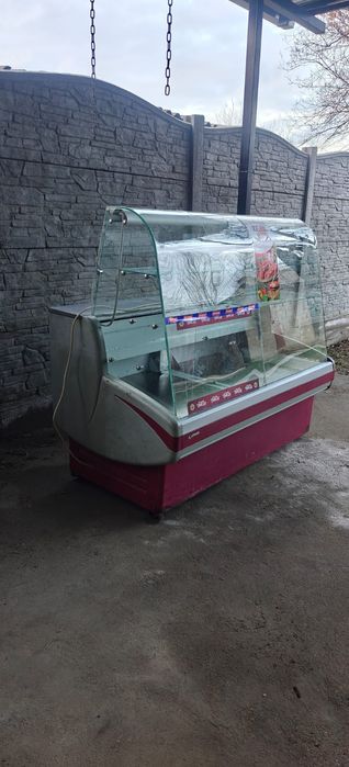 Витринный холодильник