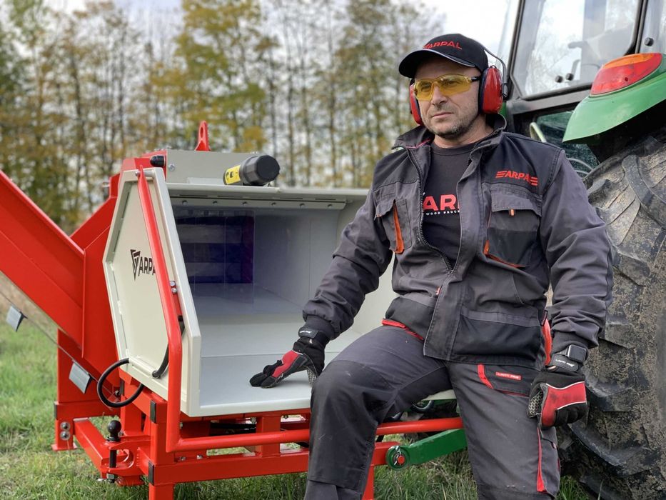 Tocator de crengi AM-200 PTO-K PRO (la tractor), cu banda de transportare , ∅ max. 200 mm